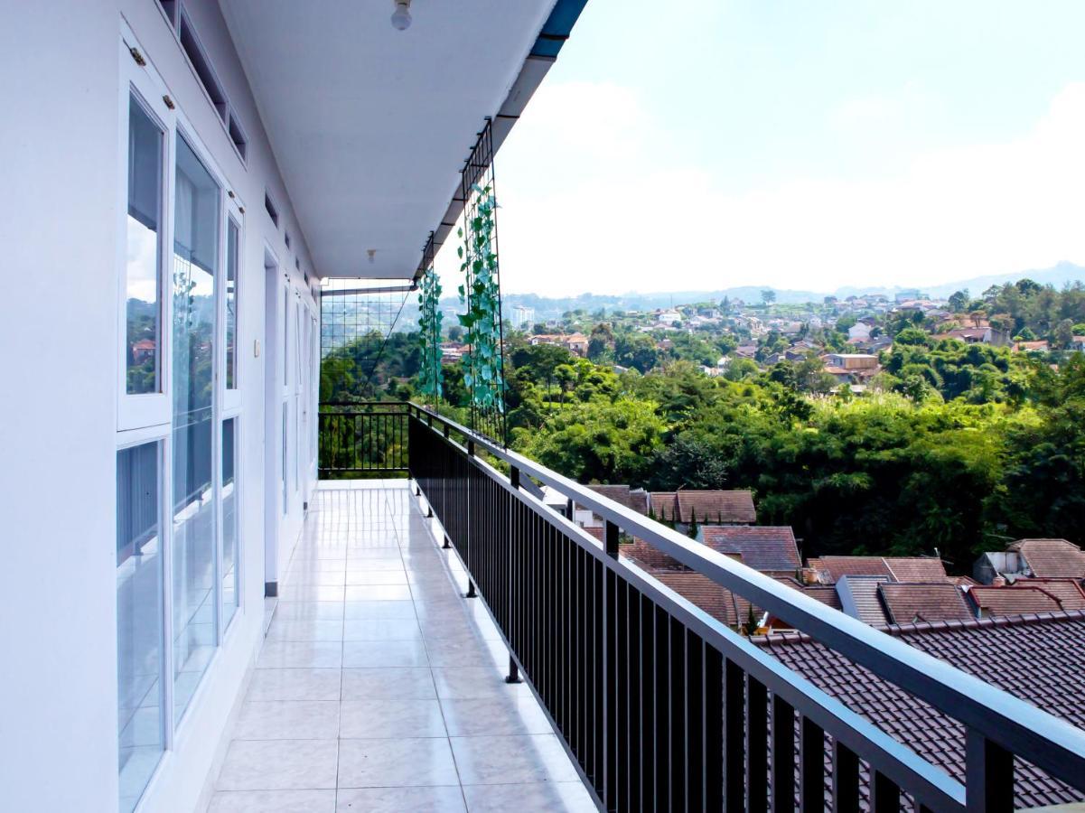Oyo 569 Cigadung Guest House Syariah Bandung Exteriör bild