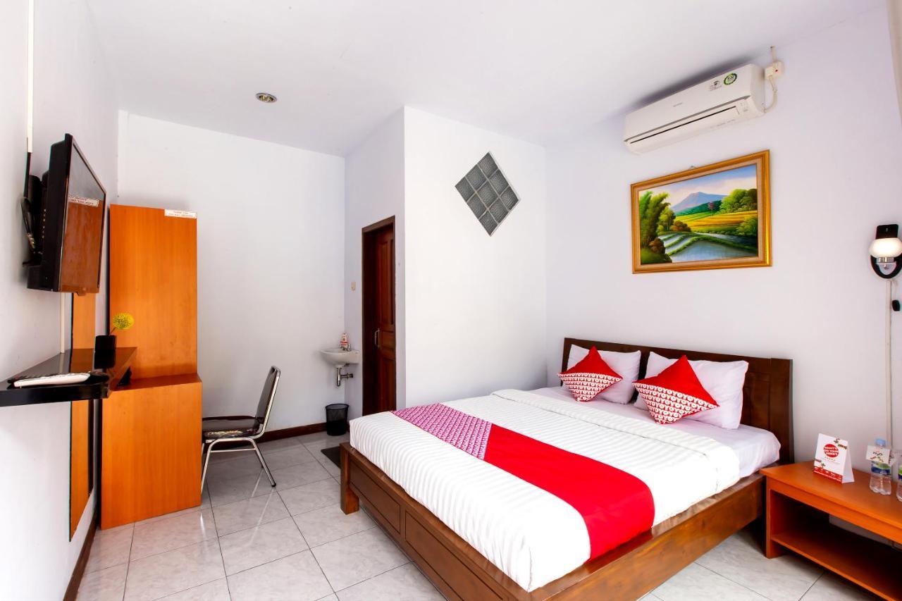 Oyo 569 Cigadung Guest House Syariah Bandung Exteriör bild
