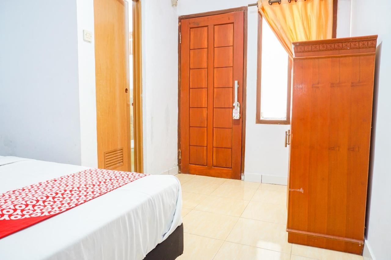 Oyo 569 Cigadung Guest House Syariah Bandung Exteriör bild