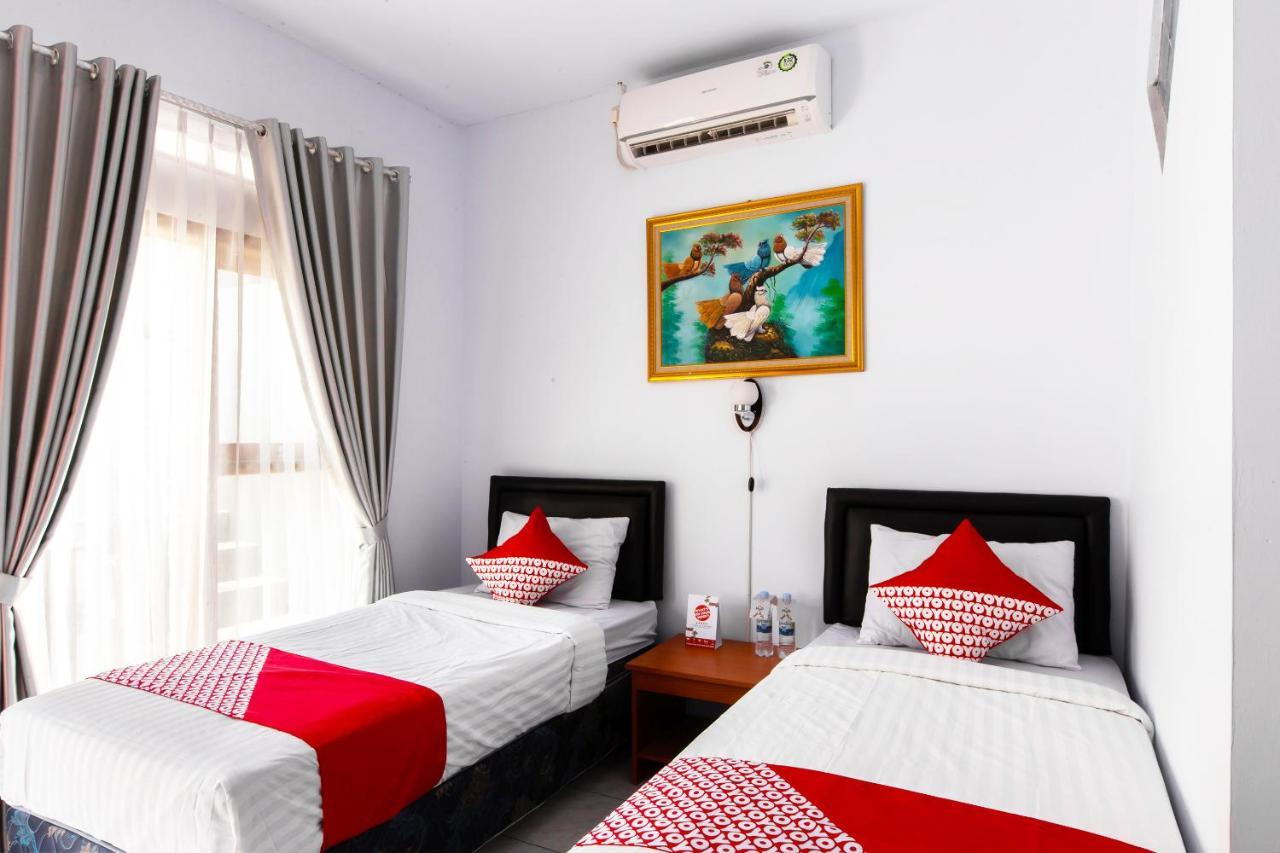 Oyo 569 Cigadung Guest House Syariah Bandung Exteriör bild