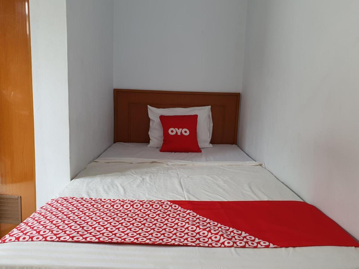 Oyo 569 Cigadung Guest House Syariah Bandung Exteriör bild