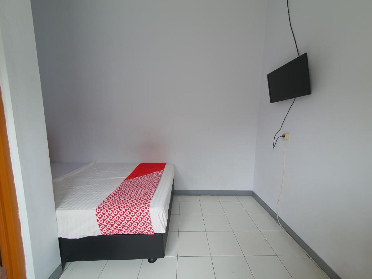 Oyo 569 Cigadung Guest House Syariah Bandung Exteriör bild