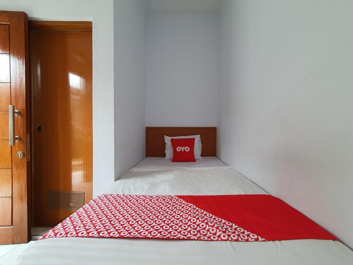 Oyo 569 Cigadung Guest House Syariah Bandung Exteriör bild