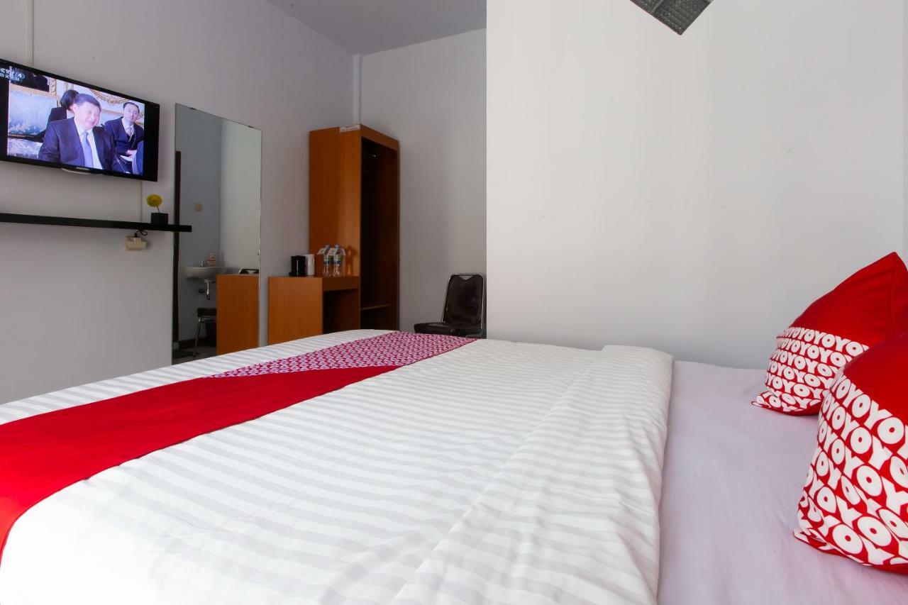 Oyo 569 Cigadung Guest House Syariah Bandung Exteriör bild